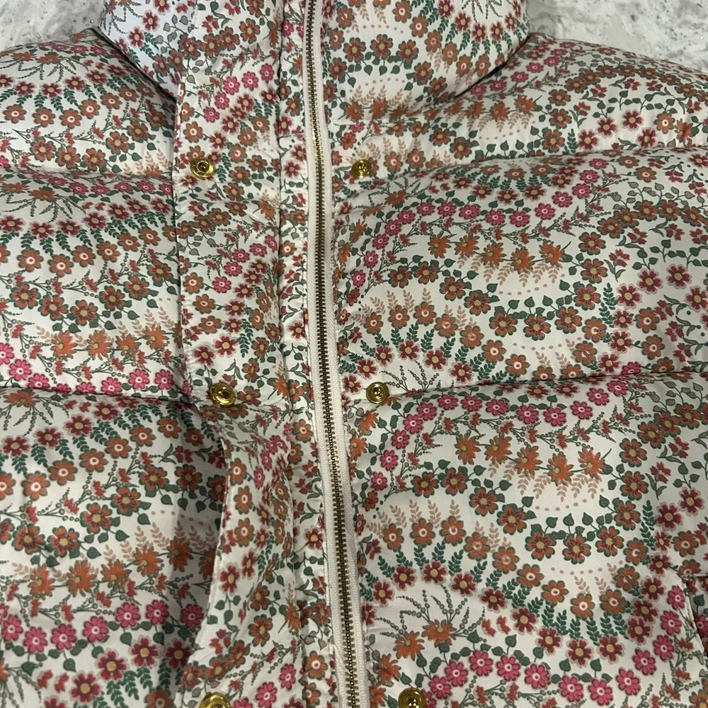 LOFT Floral Puffer Vest Medium - Picture 5 of 6